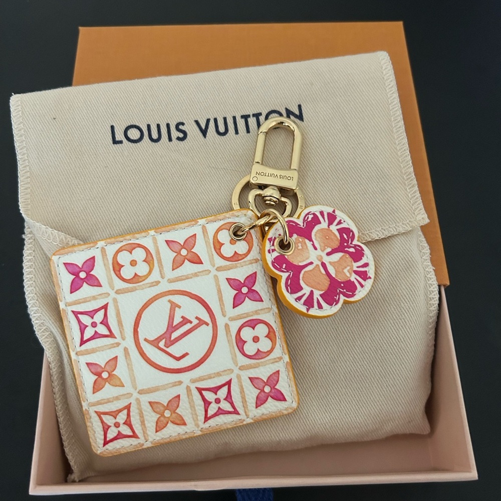 Louis Vuitton Illustre Resort Pink and Gold Bag Charm and Keychain New in Box